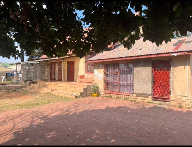 2 BEDROOM HOUSE FOR SALE IN THE HILL